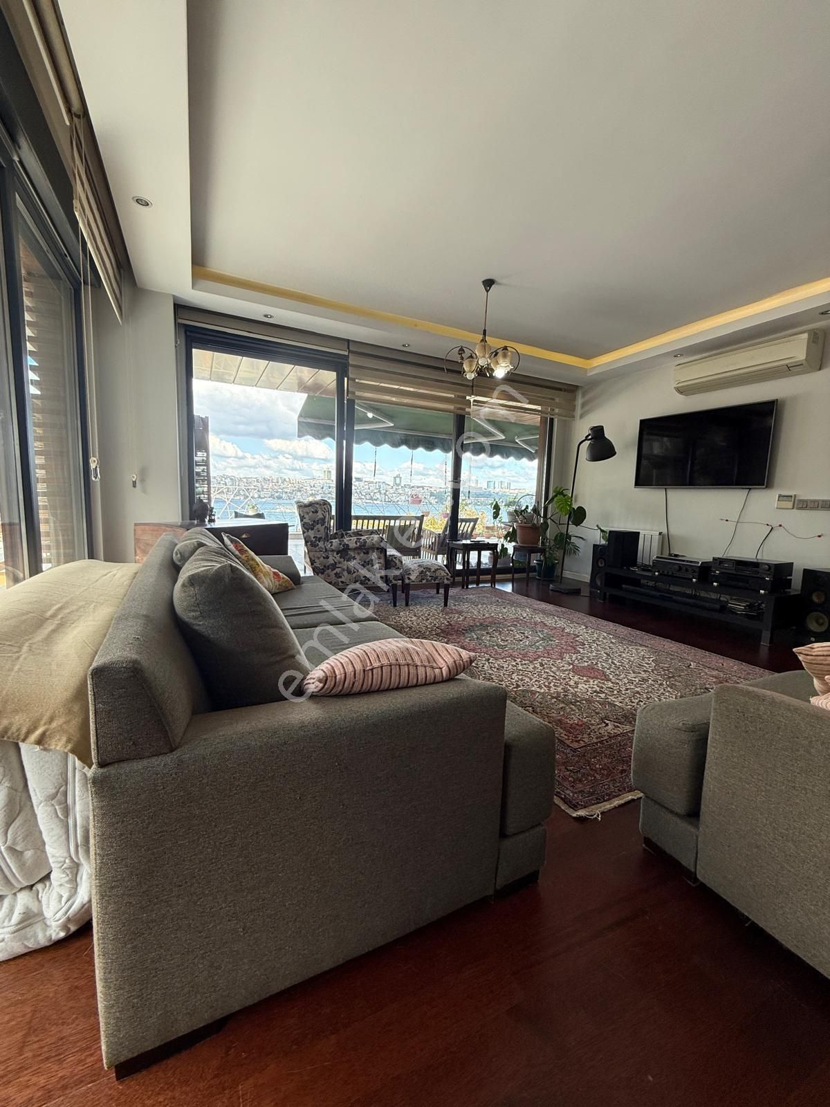 Üsküdar Salacak'ta Çok İyi Konumda Manzaralı Bahçe Katı - Görsel 20