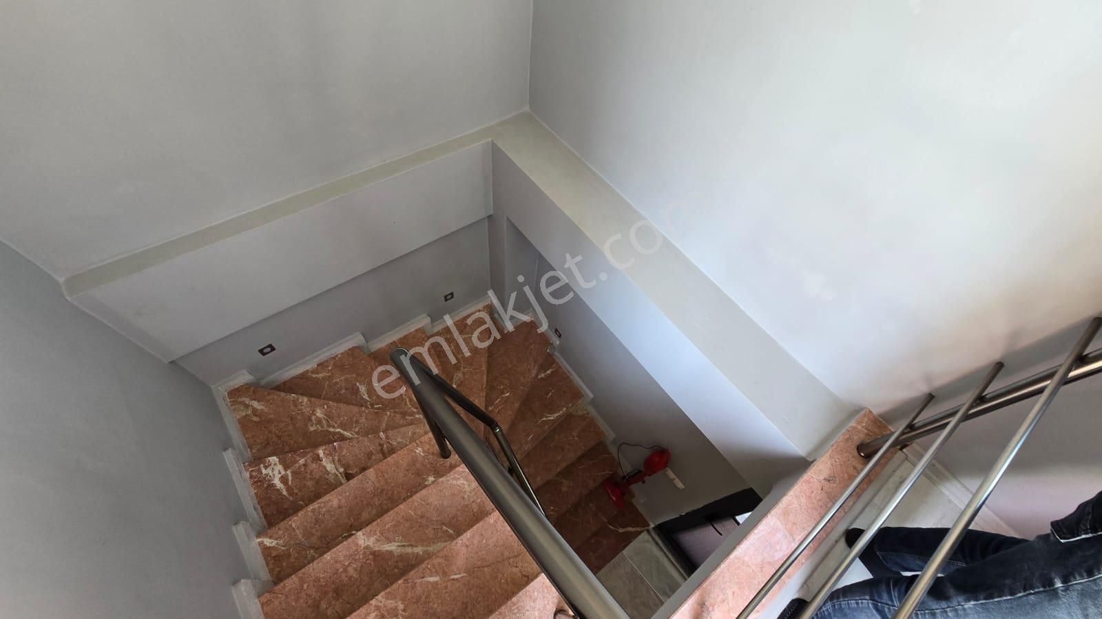 Kepez Sahil Liman Yolu Çamer Sitesinde Satılık 3+1 Villa - Görsel 23