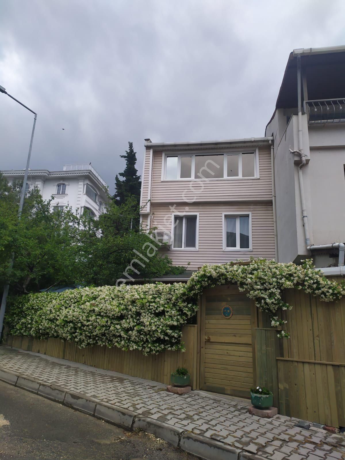 Mimaroba Daeski Çarmıklı Villalarında 250m2 Arsa İçerisinde 3 Katlı 4+1 Satılık Villa - Görsel 25