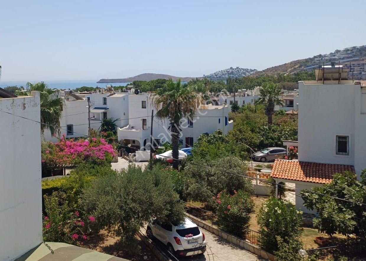 Yahşi Sahile 300 Mt Plajlı Sitede Geniş Bahçe Kullanımlı Villa - Görsel 19