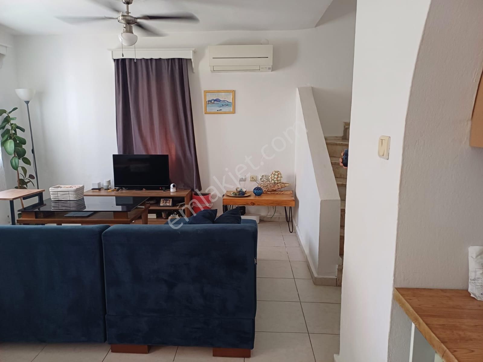 Yahşi Sahile 300 Mt Plajlı Sitede Geniş Bahçe Kullanımlı Villa - Görsel 8