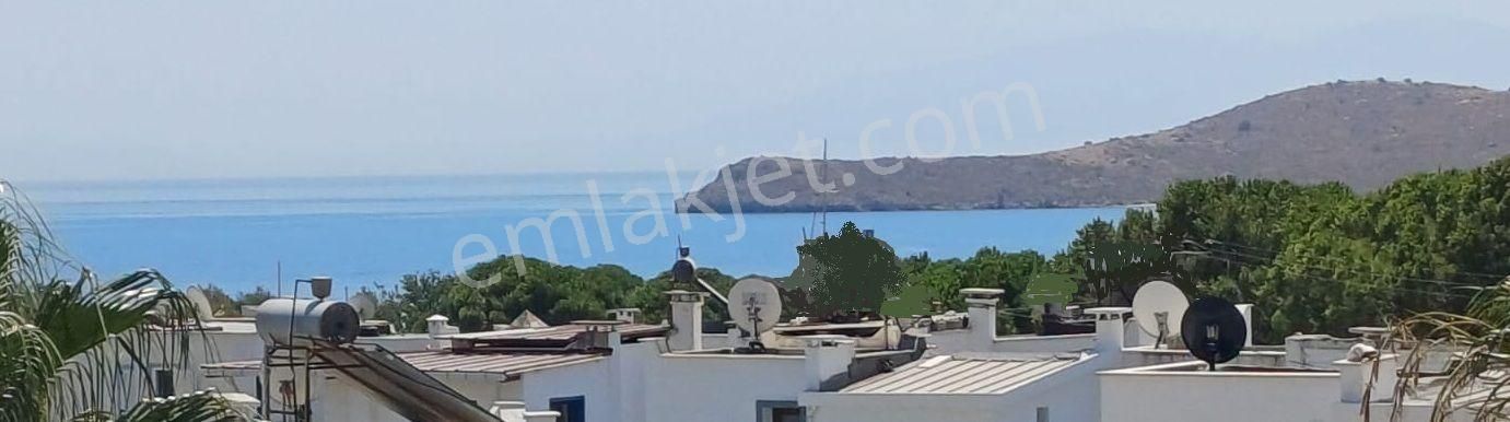 Yahşi Sahile 300 Mt Plajlı Sitede Geniş Bahçe Kullanımlı Villa - Görsel 20