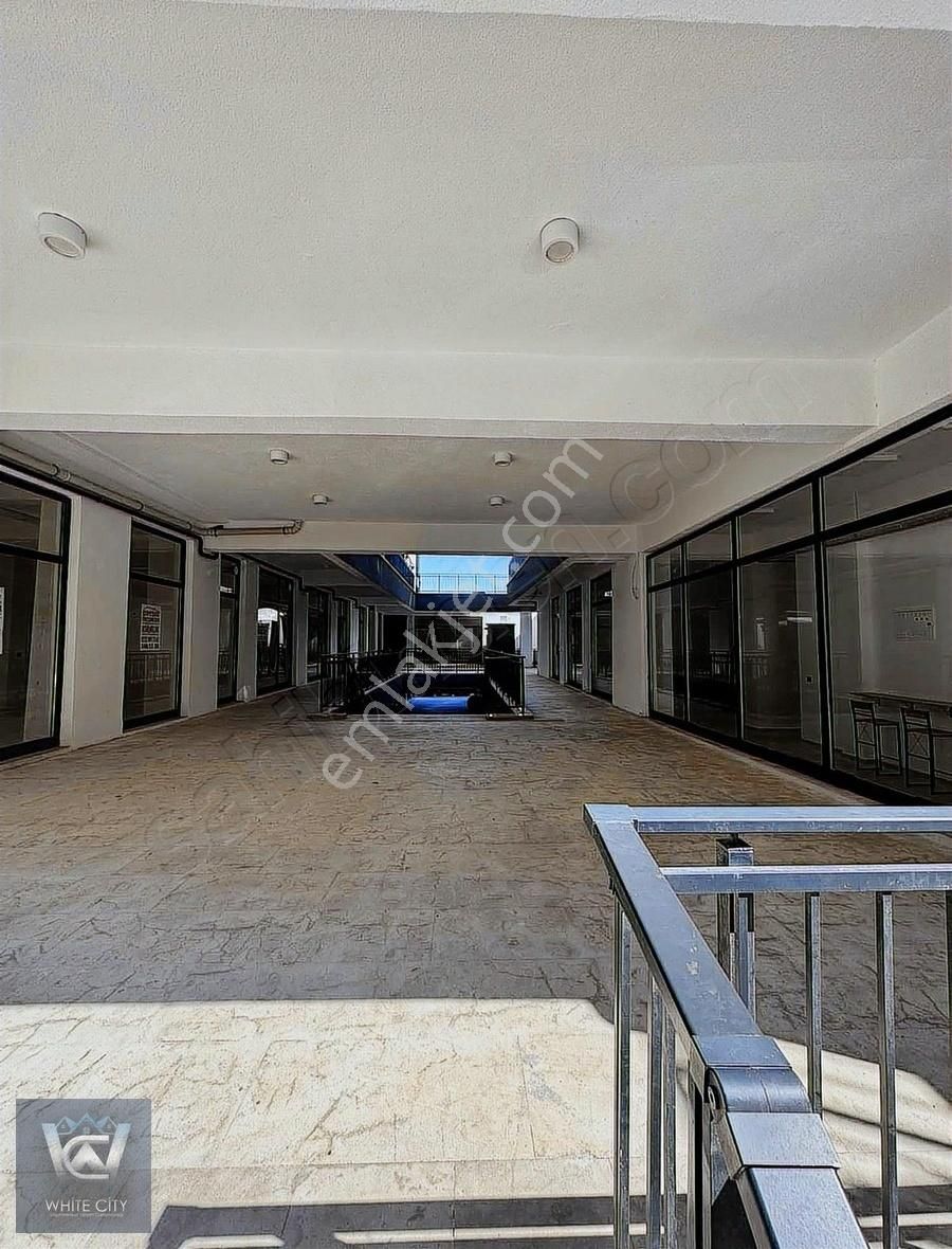 Zeytinburnu Telsiz Mah Toki Sitesinde Kiralık Dükan - Görsel 8