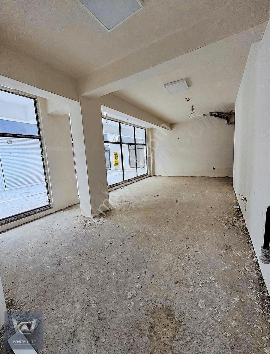 Zeytinburnu Telsiz Mah Toki Sitesinde Kiralık Dükan