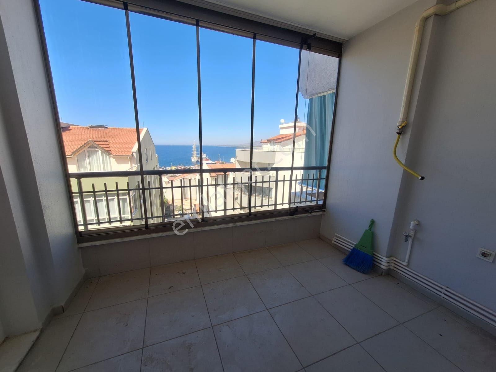 Dikili Güven Emlak'tan Satılık Full Deniz Manzaralı 3+1 Ayrı Mutfaklı 120 M2 4. Kat Daire