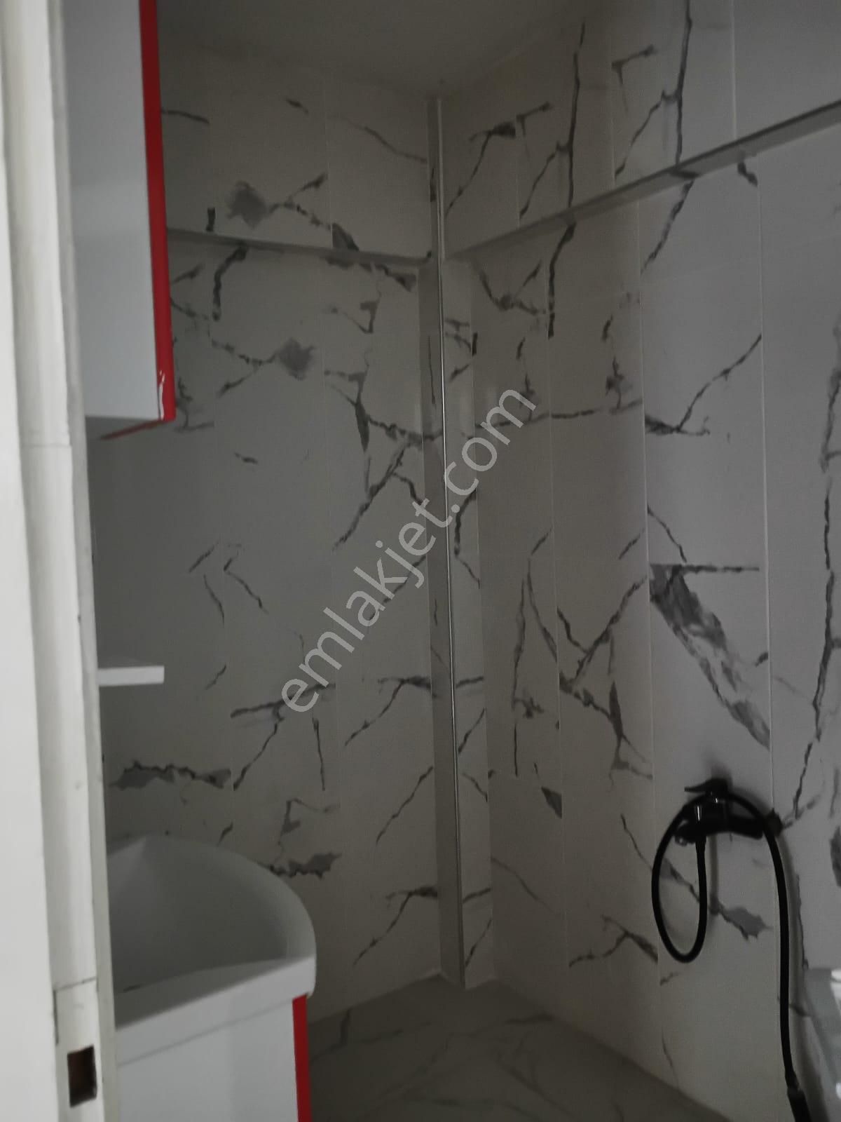 İncirli Caddesinde Geniş Teraslı 2+1 Daire - Görsel 13