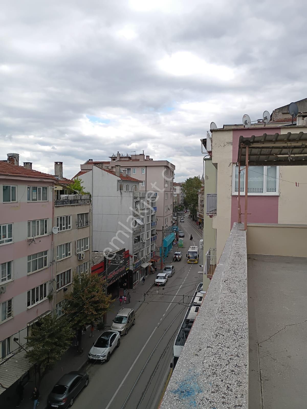 İncirli Caddesinde Geniş Teraslı 2+1 Daire - Görsel 19