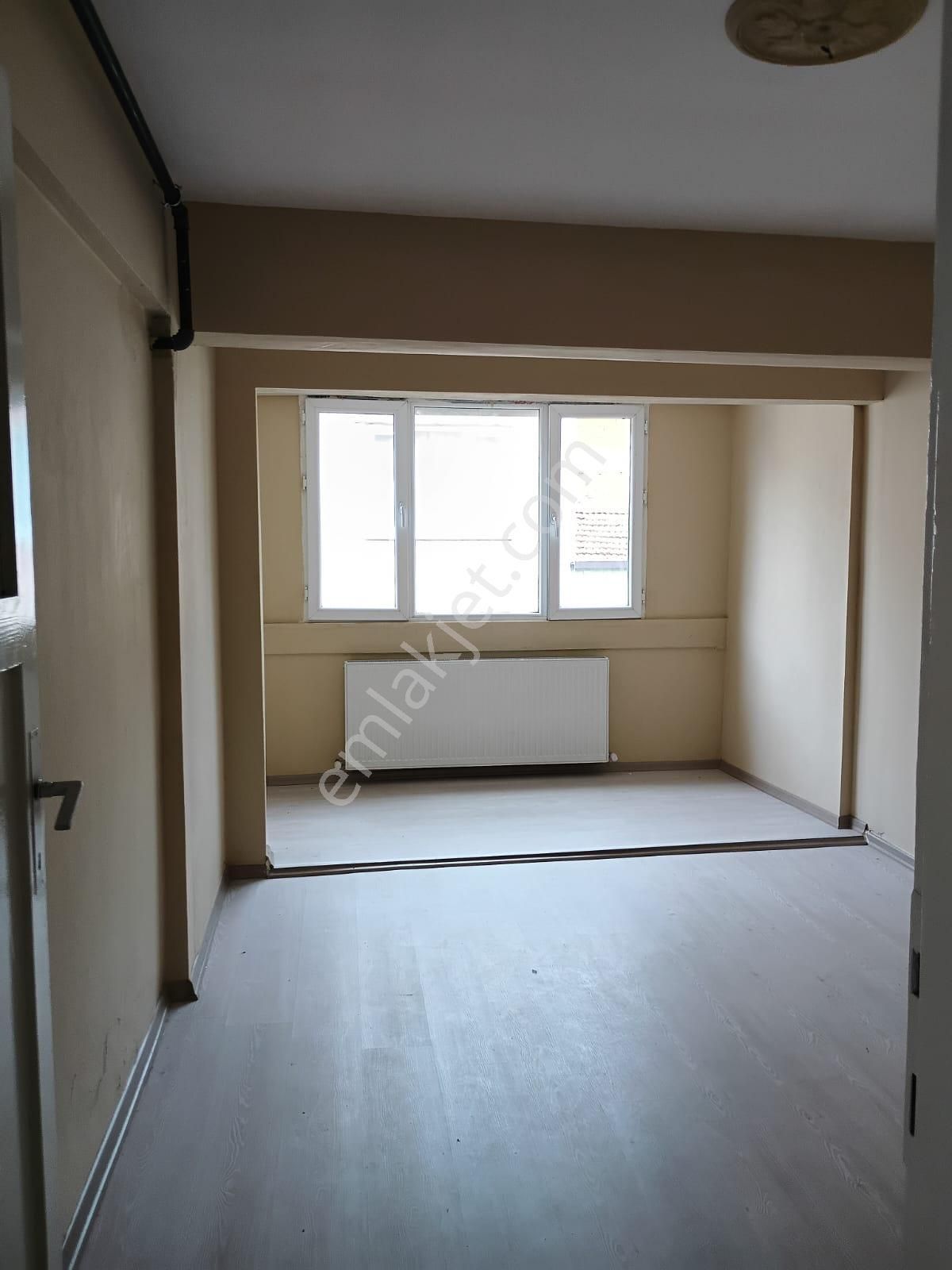 İncirli Caddesinde Geniş Teraslı 2+1 Daire - Görsel 11