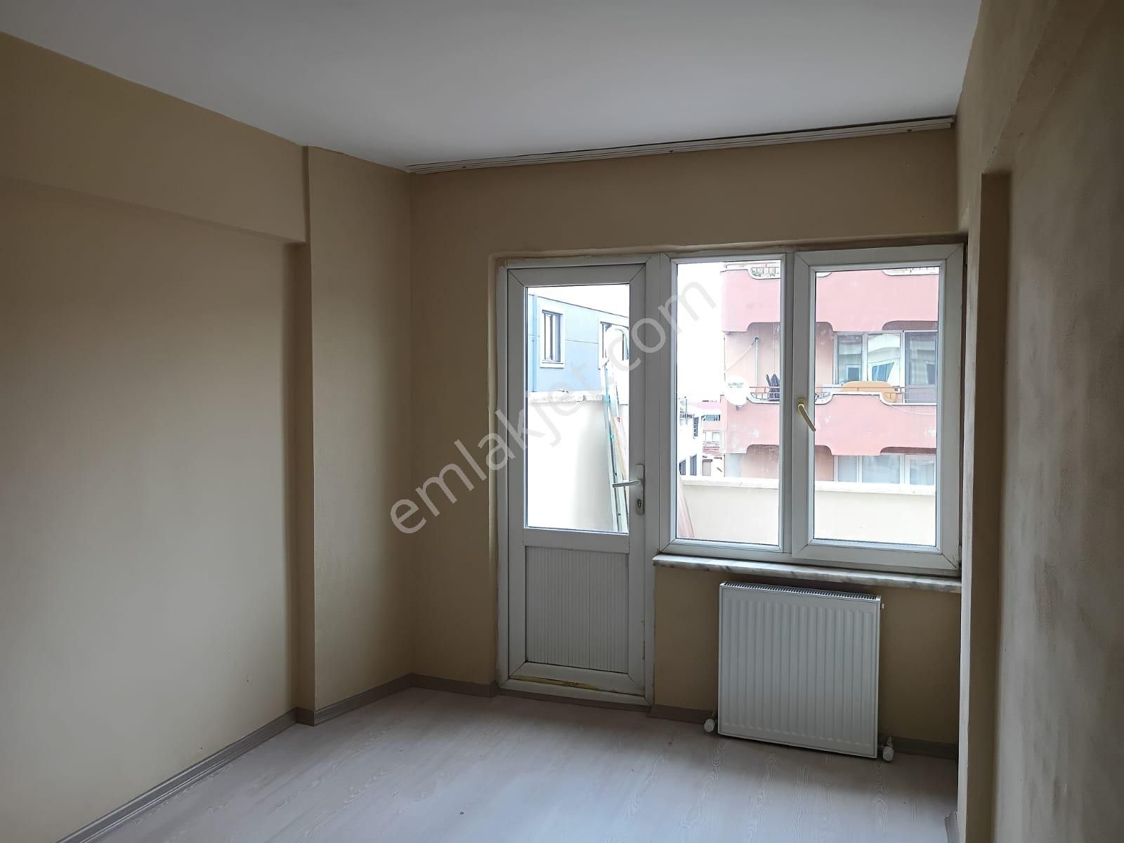 İncirli Caddesinde Geniş Teraslı 2+1 Daire - Görsel 2