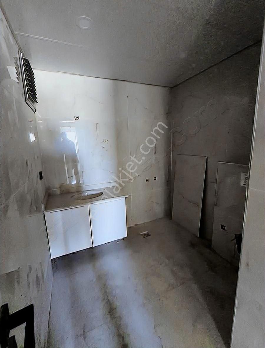 Seyran Emlak'tan Merkezi Konumda Fırsat 3.5+1 Daire - Görsel 2