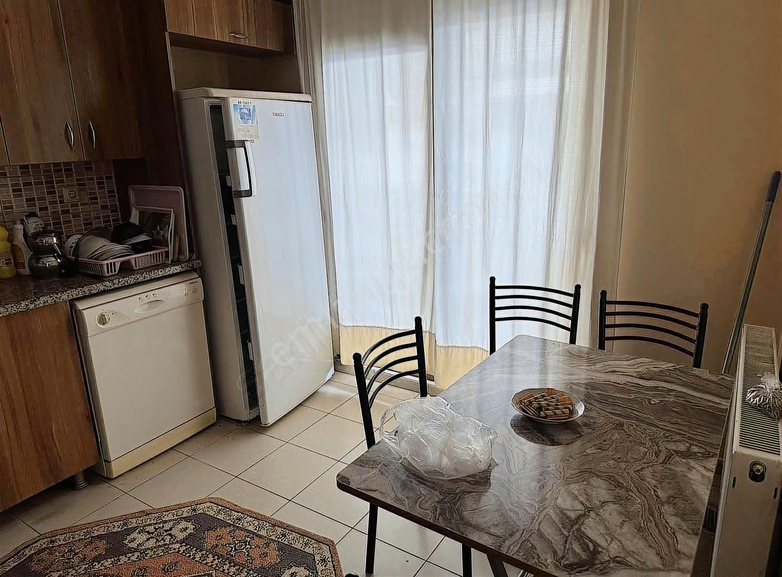 Dostlardan Hürriyet De Eşyalı Satılık Daire