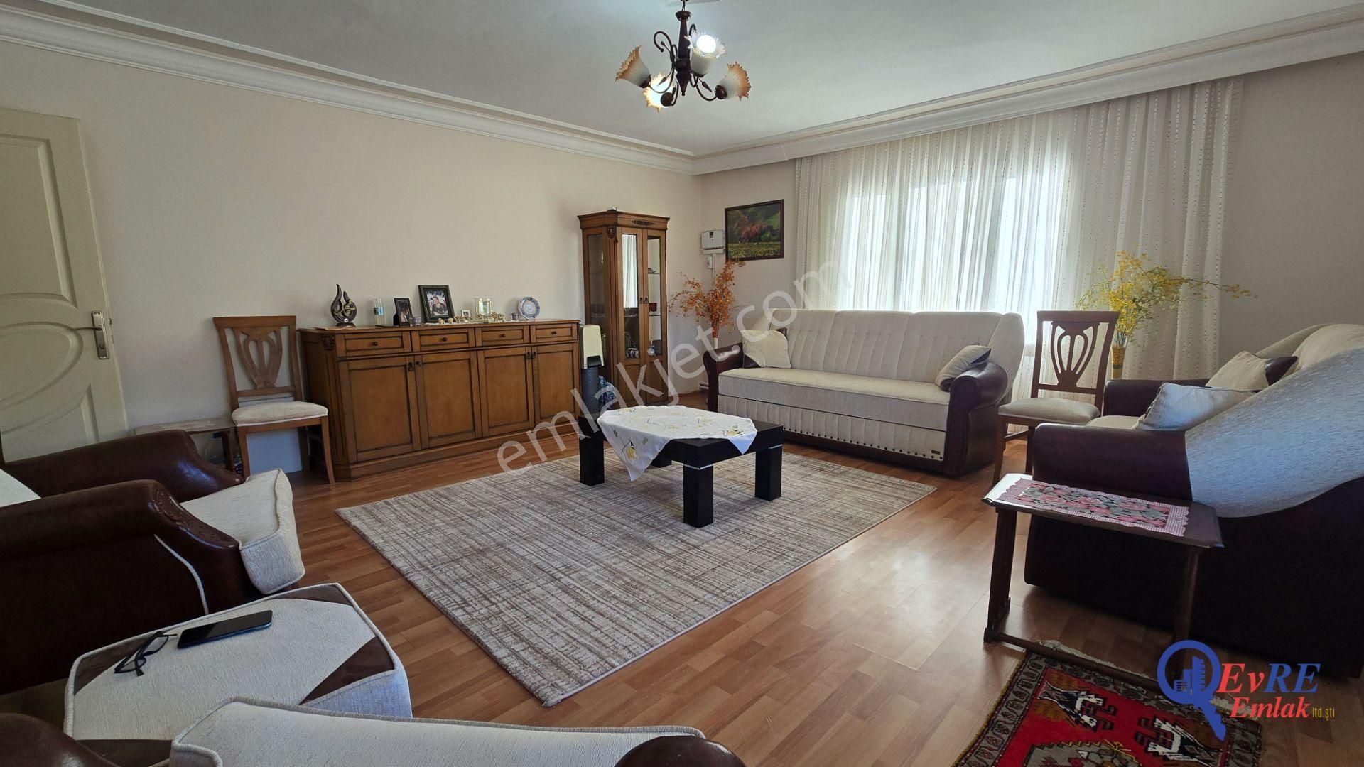 Evre Emlaktan İki Daire 6+2 Komple Satılık Müstakil Bina 444 M2 - Görsel 6
