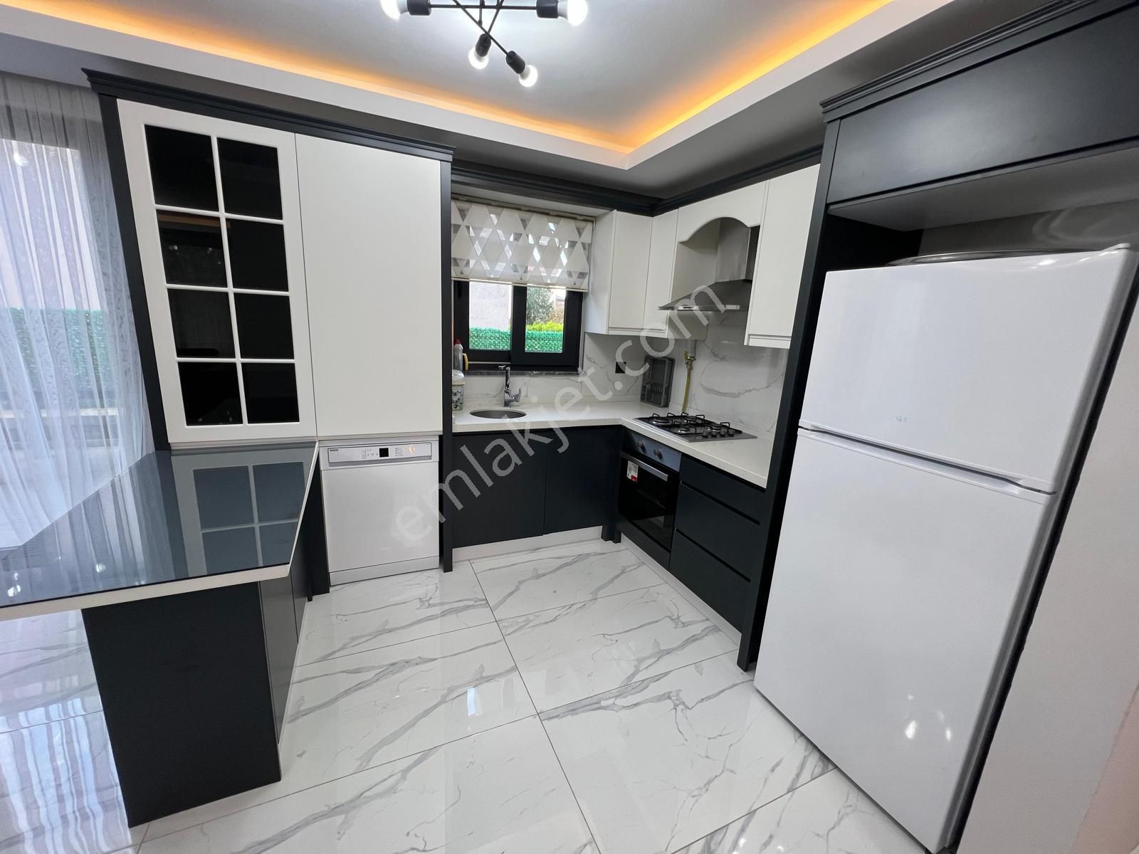 Trabzon'da Kiralık Havuzlu Villa (1 Haziran Çıkışlı) - Görsel 18