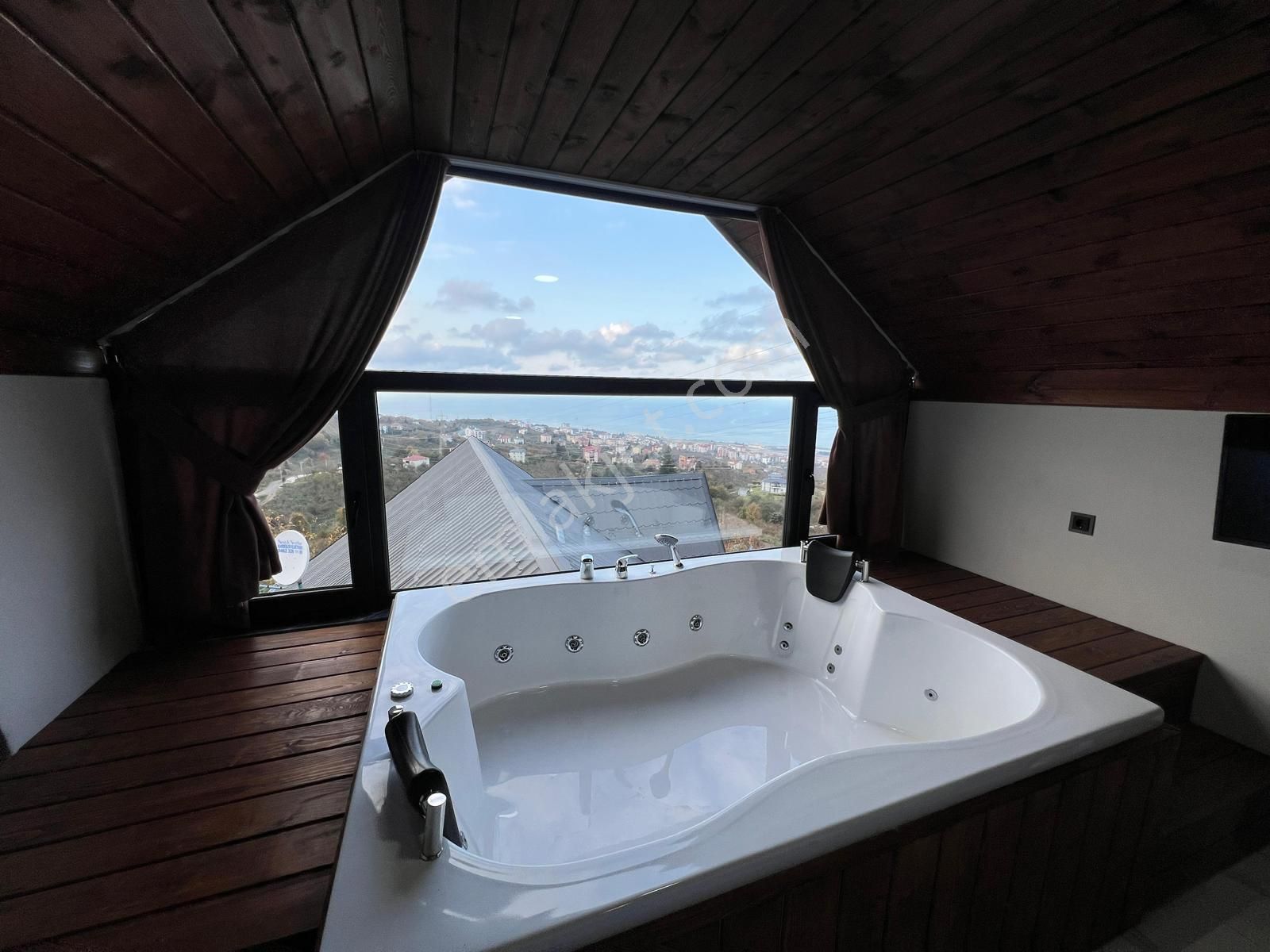 Trabzon'da Kiralık Havuzlu Villa (1 Haziran Çıkışlı) - Görsel 5