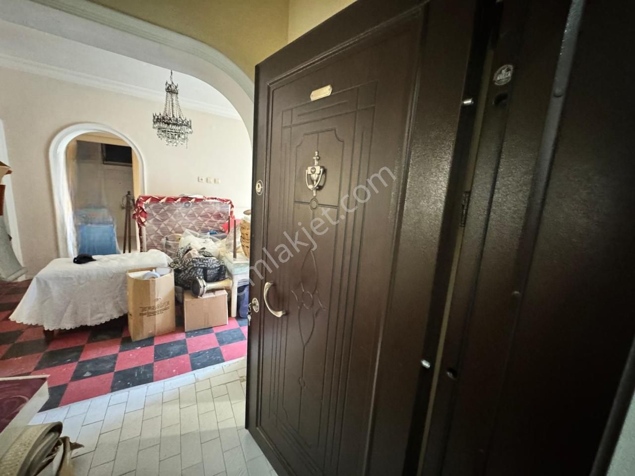 Trabzon Meydana Yakın 3+1 Kiralık Sobalı Daire - Görsel 6