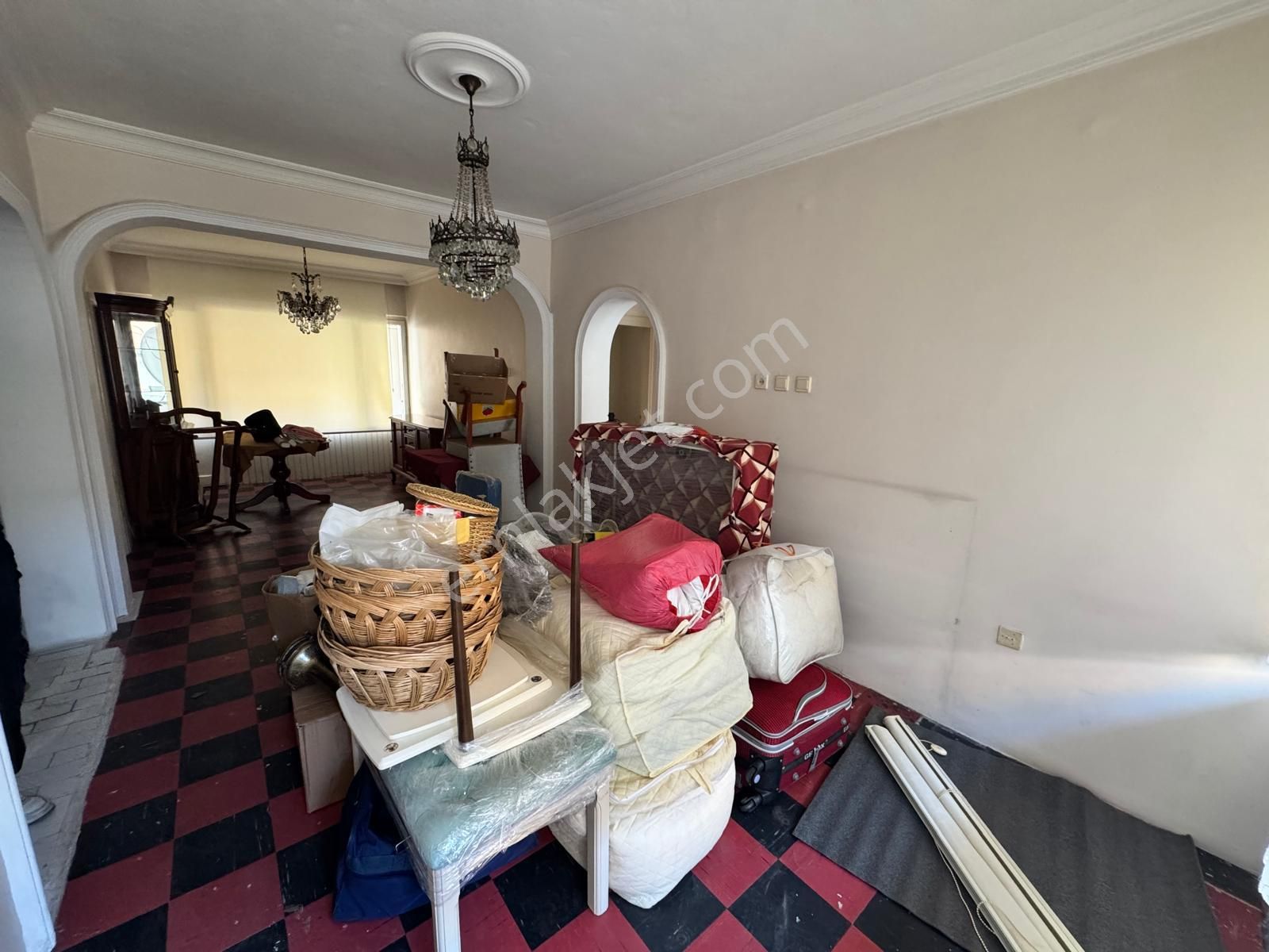 Trabzon Meydana Yakın 3+1 Kiralık Sobalı Daire - Görsel 9