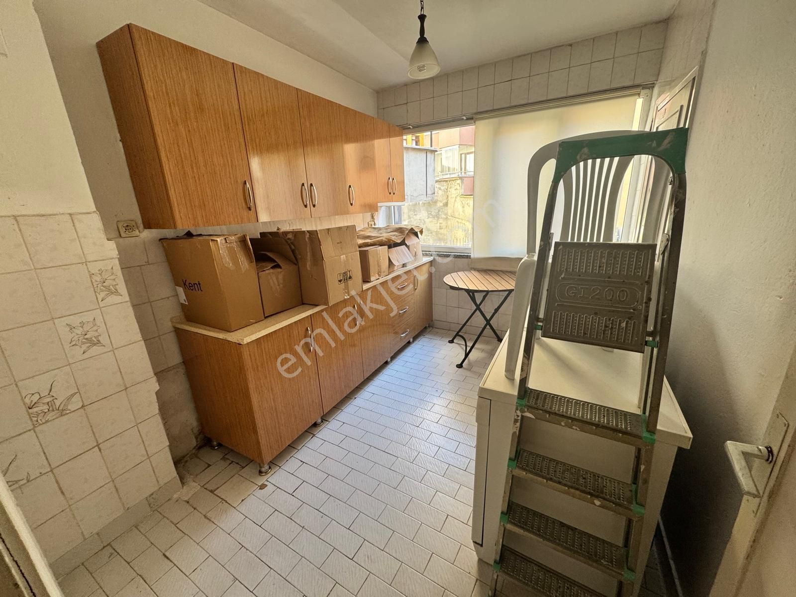 Trabzon Meydana Yakın 3+1 Kiralık Sobalı Daire - Görsel 15