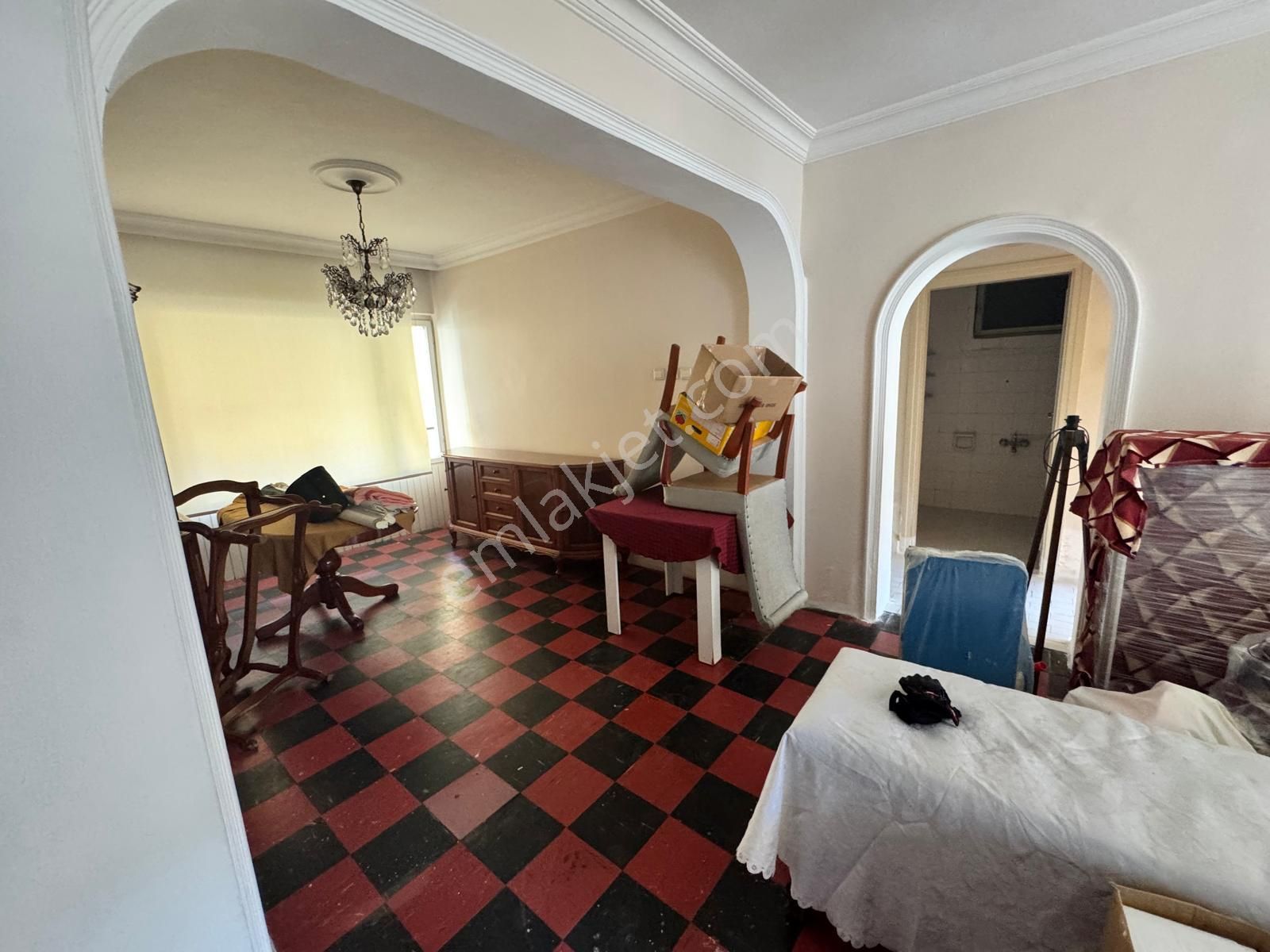 Trabzon Meydana Yakın 3+1 Kiralık Sobalı Daire - Görsel 11