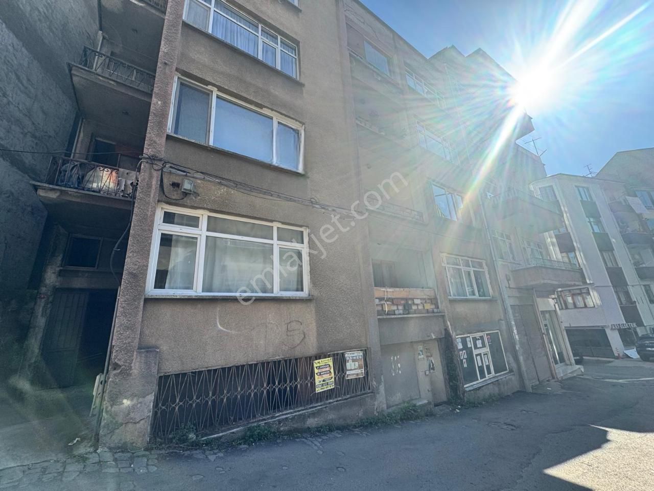 Trabzon Meydana Yakın 3+1 Kiralık Sobalı Daire - Görsel 4