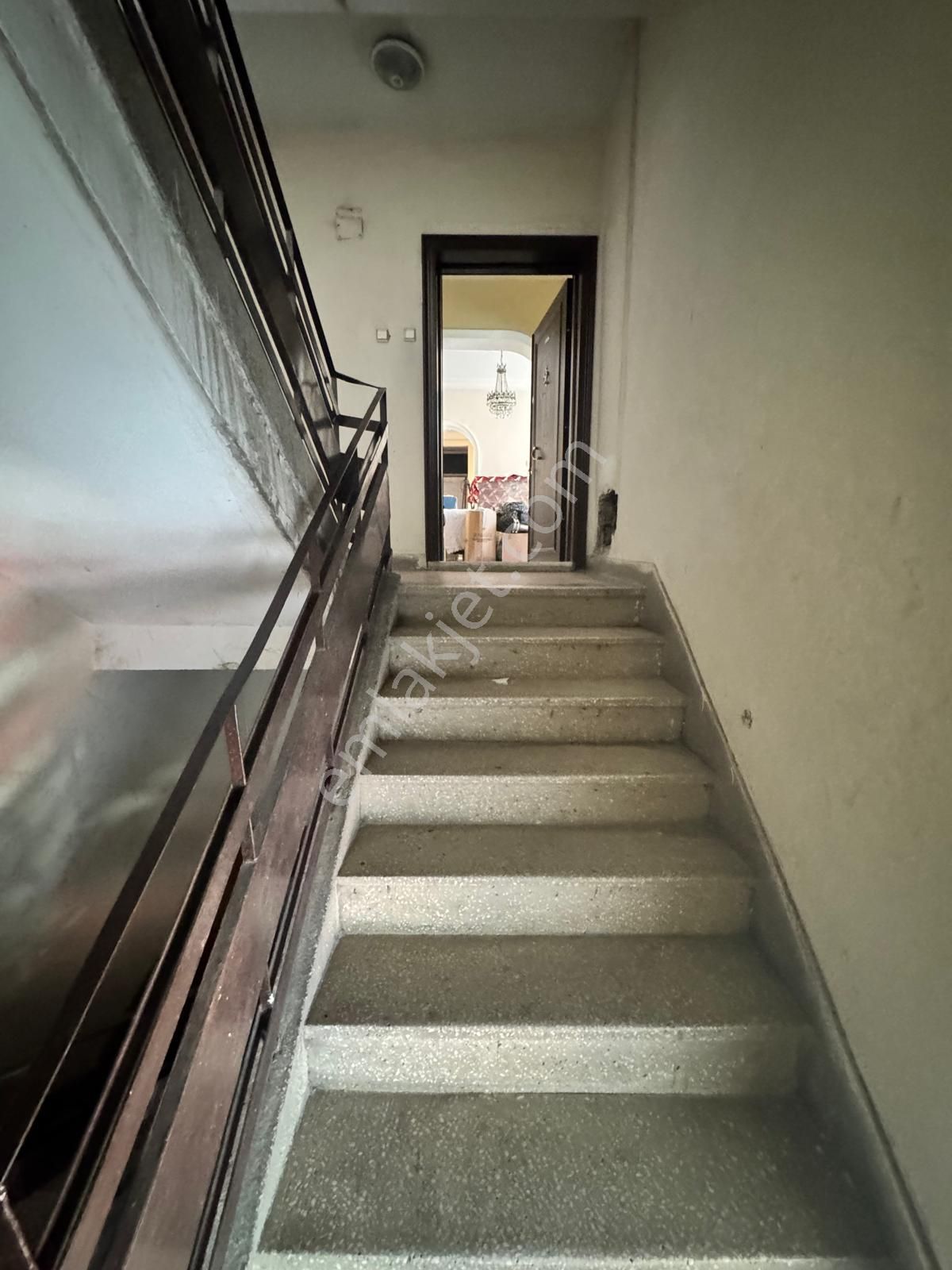 Trabzon Meydana Yakın 3+1 Kiralık Sobalı Daire - Görsel 5