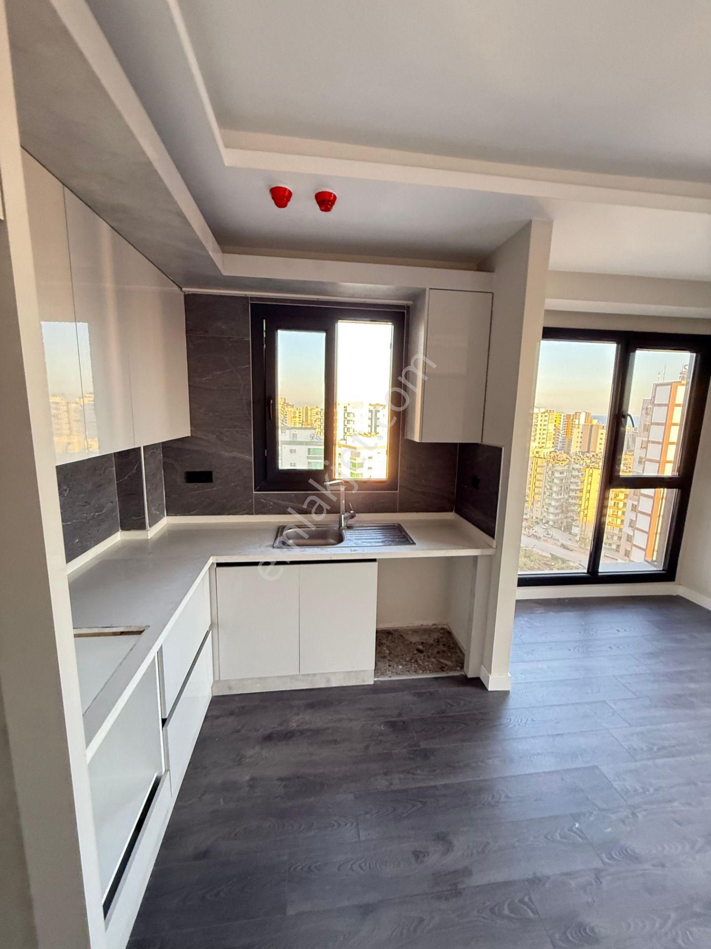 Tece Deniz Mah. De Havuzlu Çift Cepheli Geniş 1+1 Kiralık Daire - Görsel 18