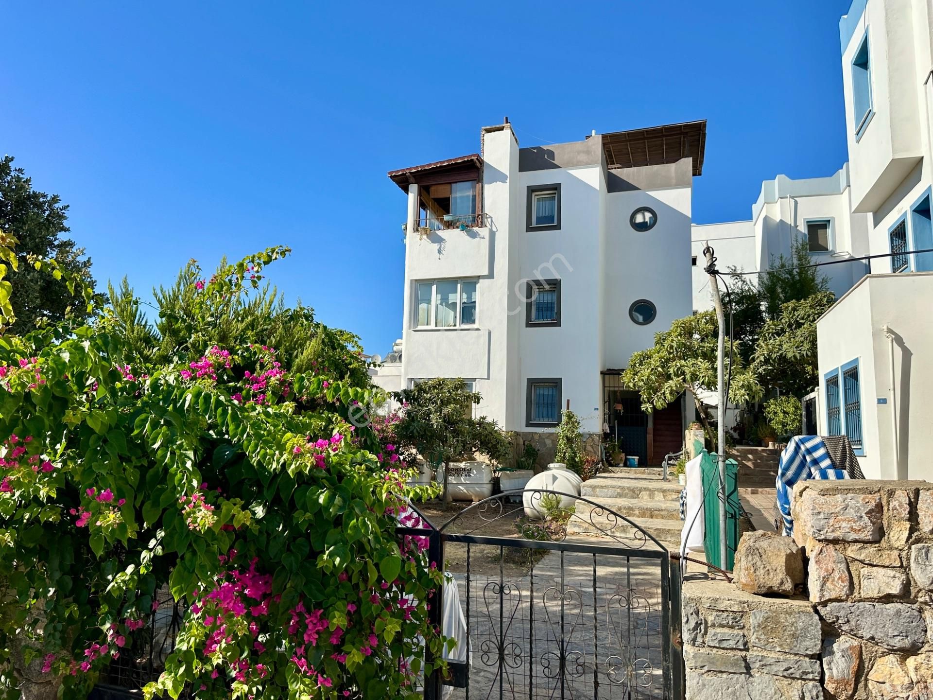 Bodrum Turgutreis'te Deniz Manzaralı Tertemiz 3+1 Daire - Görsel 4