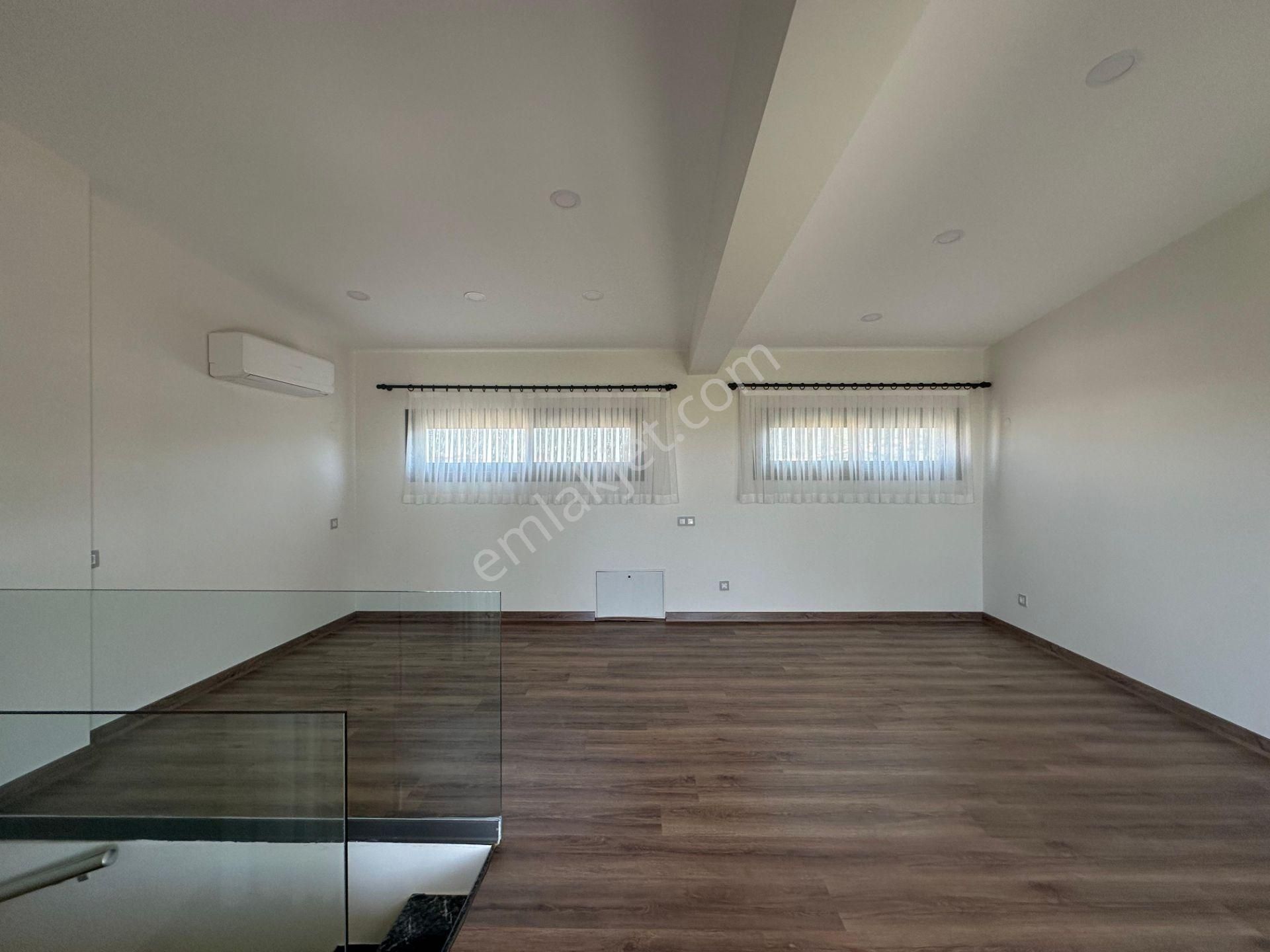 İzmir Urla'da Sıfır Satılık Villa - Triplex Lüks Akıllı - Görsel 20