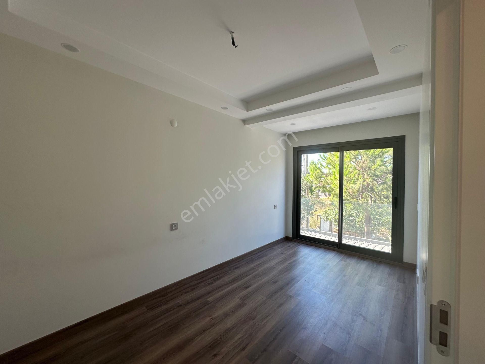 İzmir Urla'da Sıfır Satılık Villa - Triplex Lüks Akıllı - Görsel 15