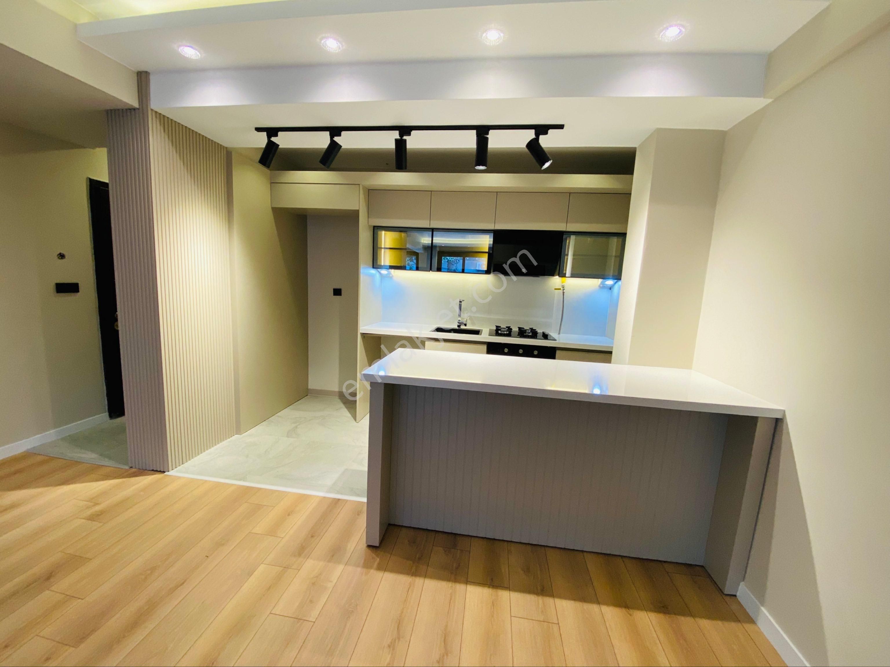 İzmir Amerikan Koleji Karşısında 3+1 115m2 Temiz Bakımlı - Görsel 7