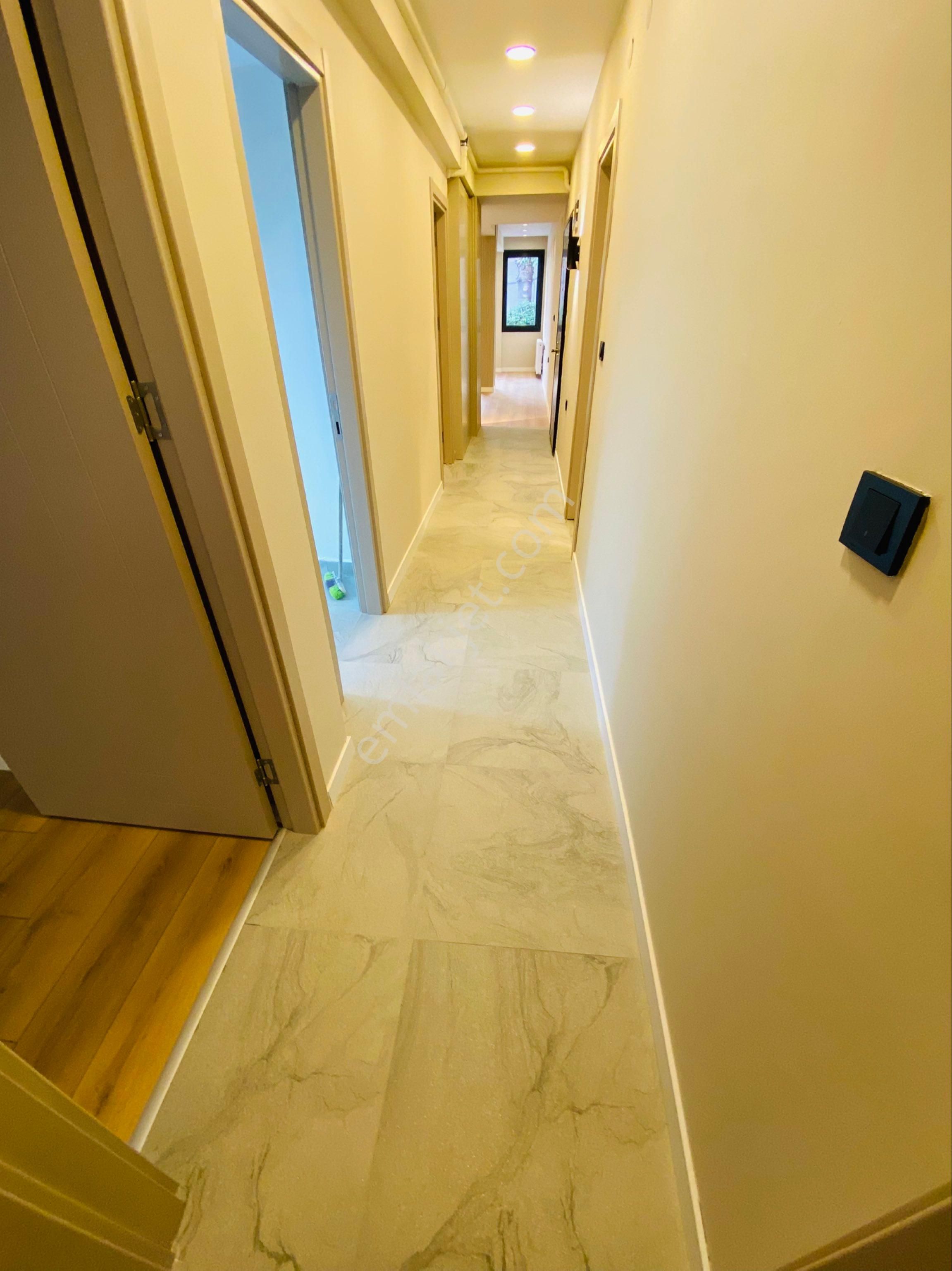 İzmir Amerikan Koleji Karşısında 3+1 115m2 Temiz Bakımlı - Görsel 20