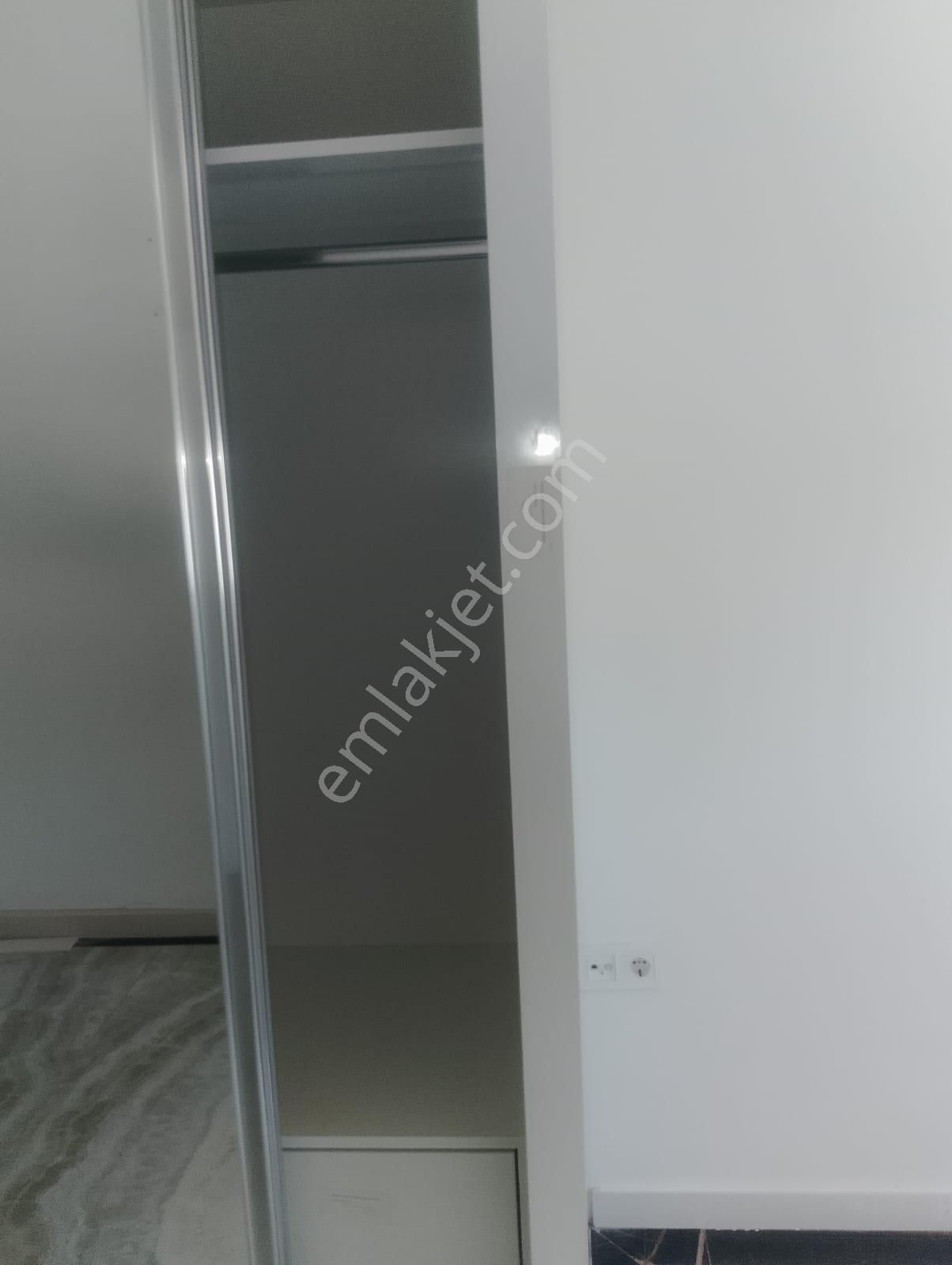 Karşıyaka’nın Zübeydehanım Mah.üzeyiroğlu Royal Resıdence Farklı Döşemesi İle Satılıktır - Görsel 8