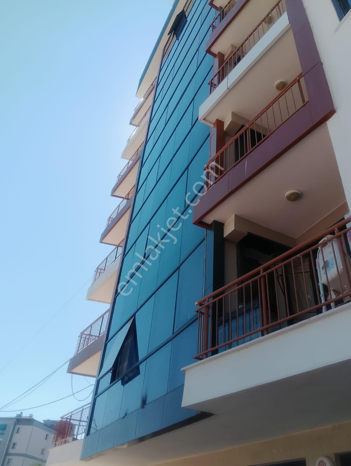 Karşıyaka’nın Zübeydehanım Mah.üzeyiroğlu Royal Resıdence Farklı Döşemesi İle Satılıktır - Görsel 6