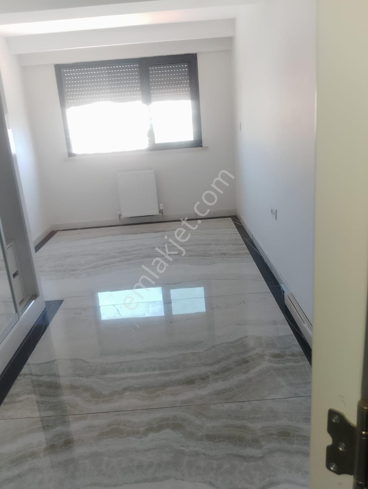 Karşıyaka’nın Zübeydehanım Mah.üzeyiroğlu Royal Resıdence Farklı Döşemesi İle Satılıktır - Görsel 5