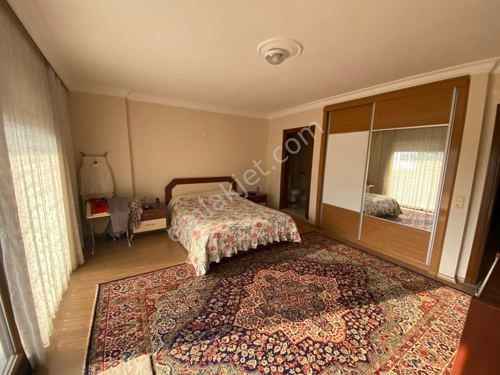 600 M2 Arsa İçerisinde Özel Havuzlu Geniş Villa - Görsel 15