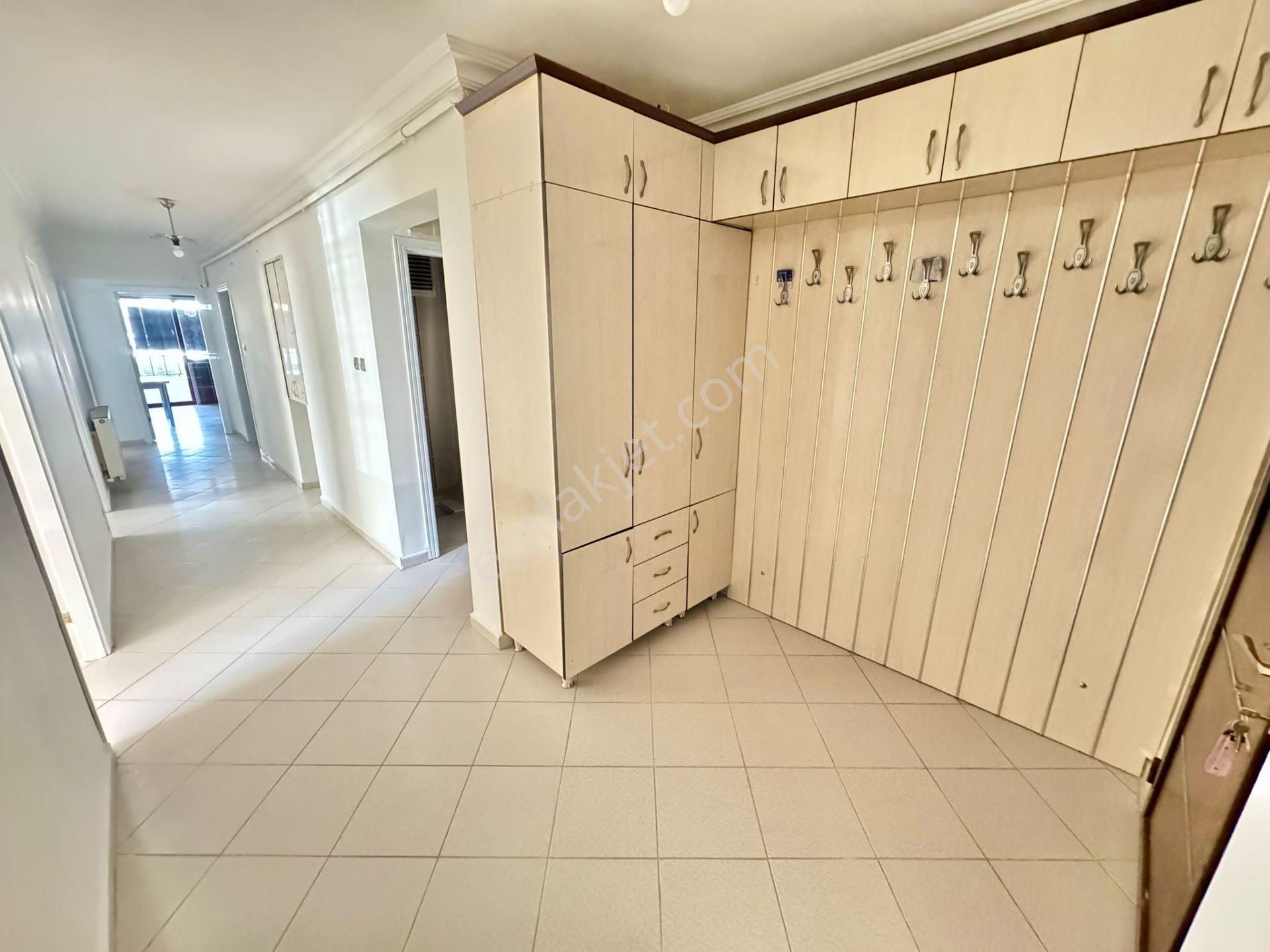 Karapürçek'te Ön Cephe Kilerli Çift Banyolu 3+1 Satılık Yüksek Giriş - Görsel 23