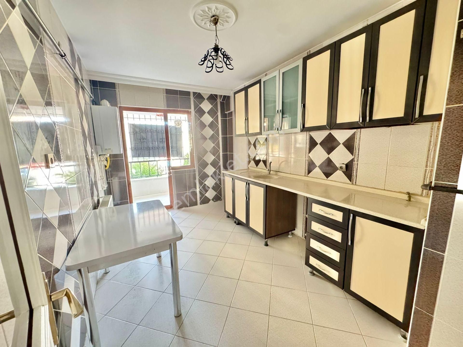 Karapürçek'te Ön Cephe Kilerli Çift Banyolu 3+1 Satılık Yüksek Giriş - Görsel 2