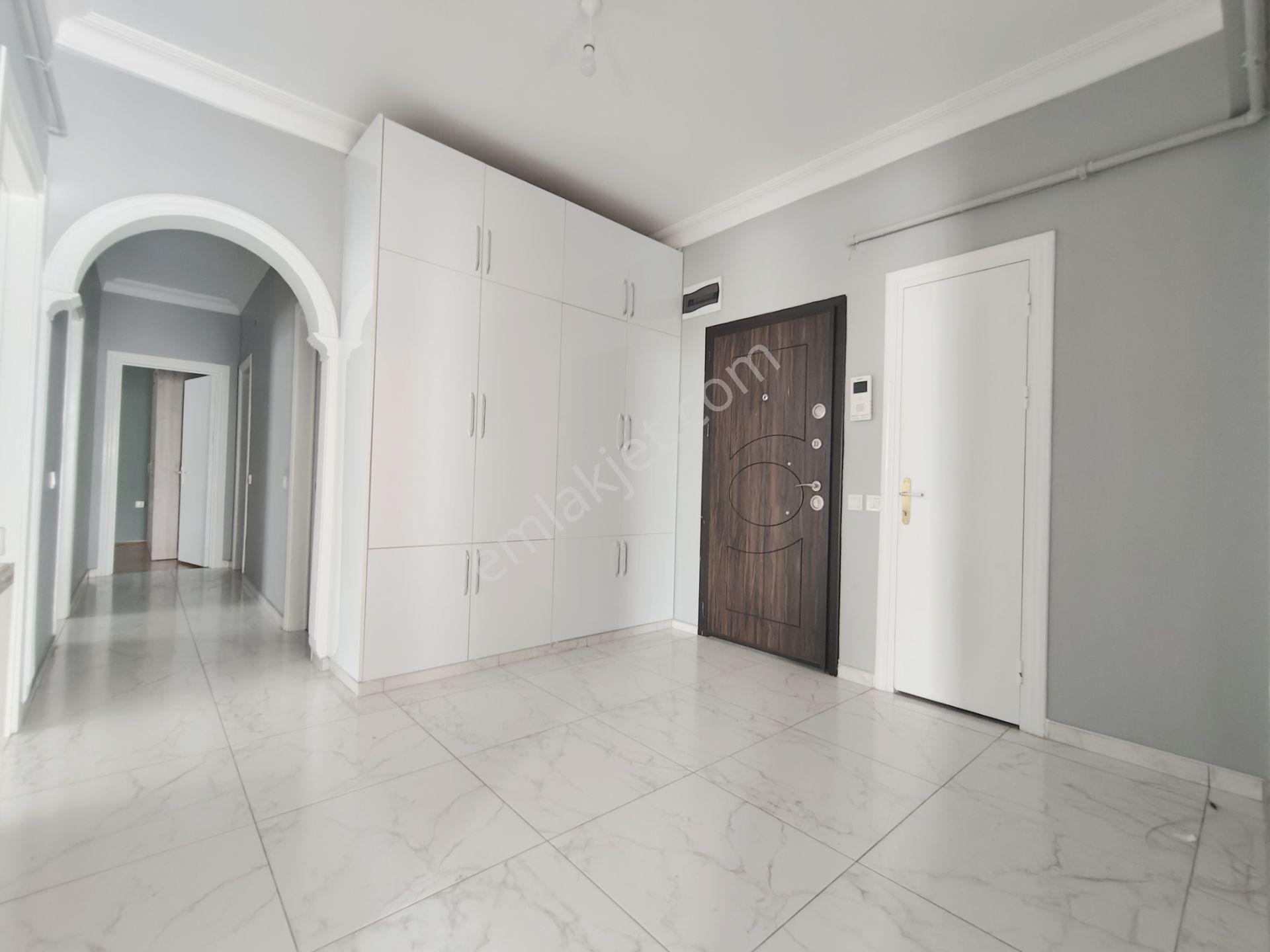 Denize Yakın Satılık 3+1 Daire 180 M2 | Açık Otoparklı Arakatta! - Görsel 17