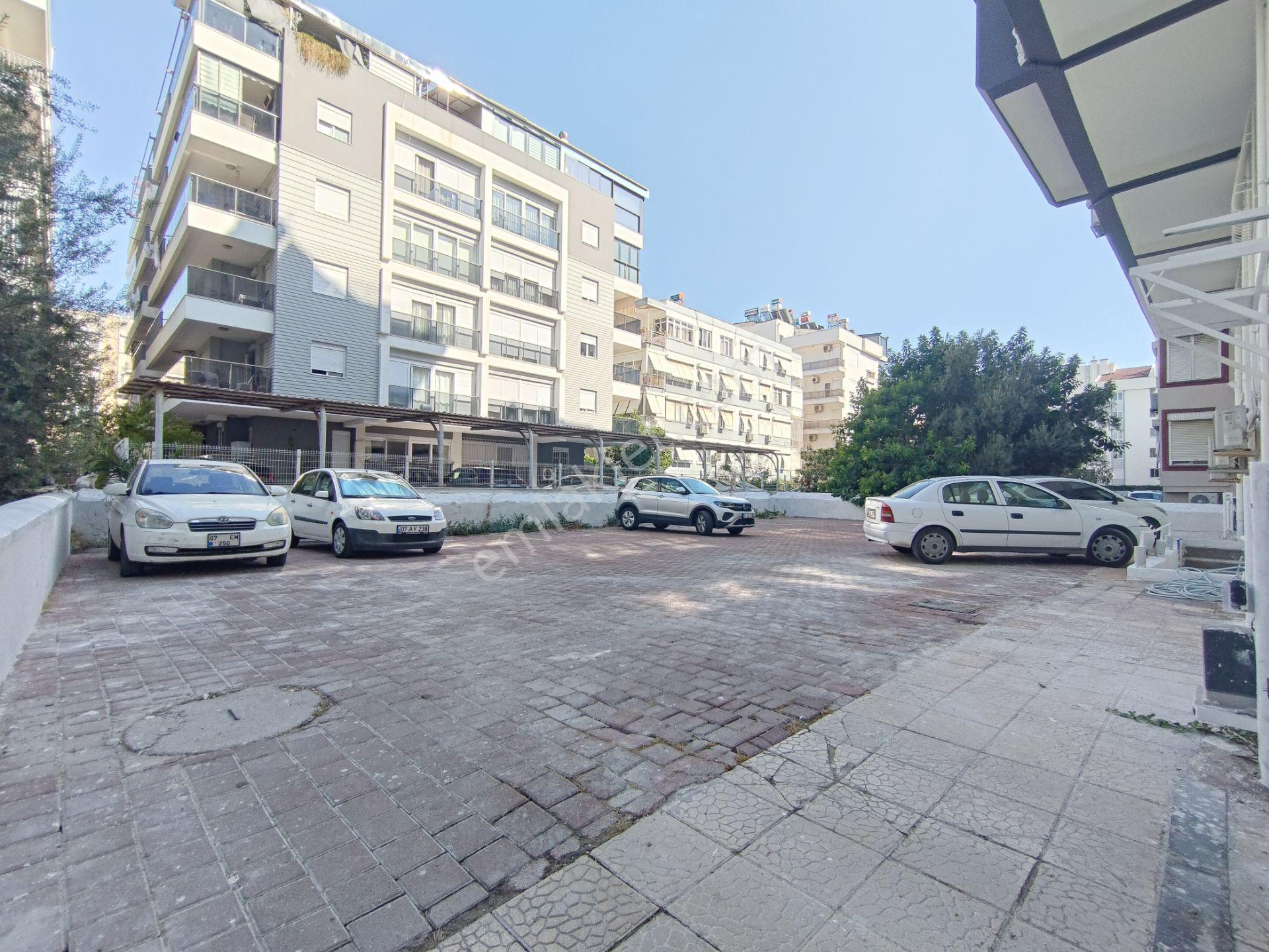 Denize Yakın Satılık 3+1 Daire 180 M2 | Açık Otoparklı Arakatta! - Görsel 29
