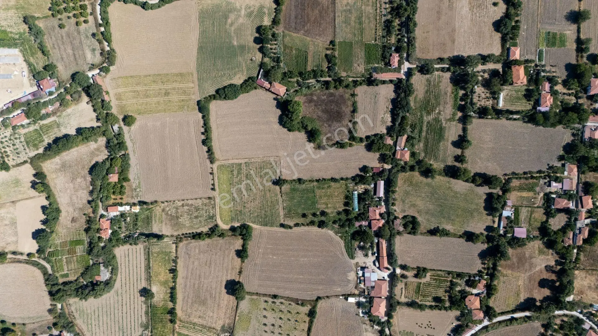 Cb Marina'dan Karabağlar'da Yayla Evine Uygun Satılık Tarla - Görsel 2