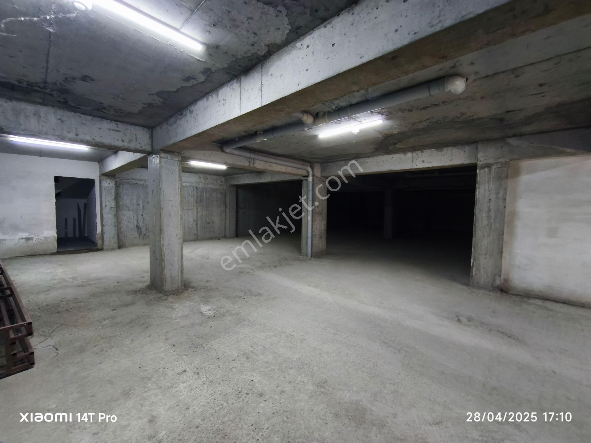 Eyüp Merkez Mh.piyerloti Altı 4+2 , Lüks, Asansörlü, Kapalı Otoparklı, Sıfır, Dublex Daire - Görsel 32
