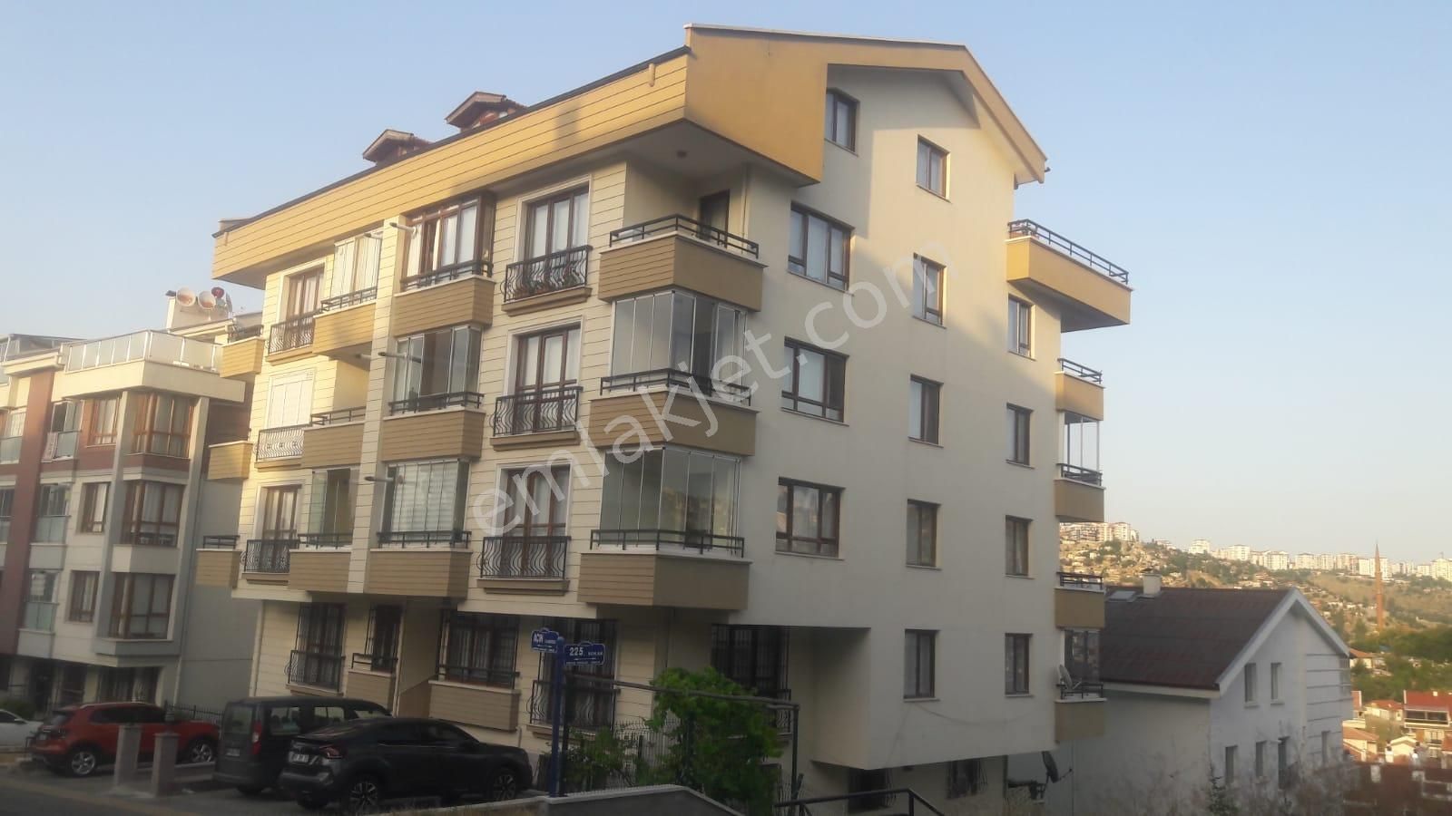 Çankaya Aşıkpaşa Mahallesi Açın Caddesi 3+1, 1. Kat 145m2, 2 Banyo, 3 Balkon, Kombi, Manzaralı Daire - Görsel 33