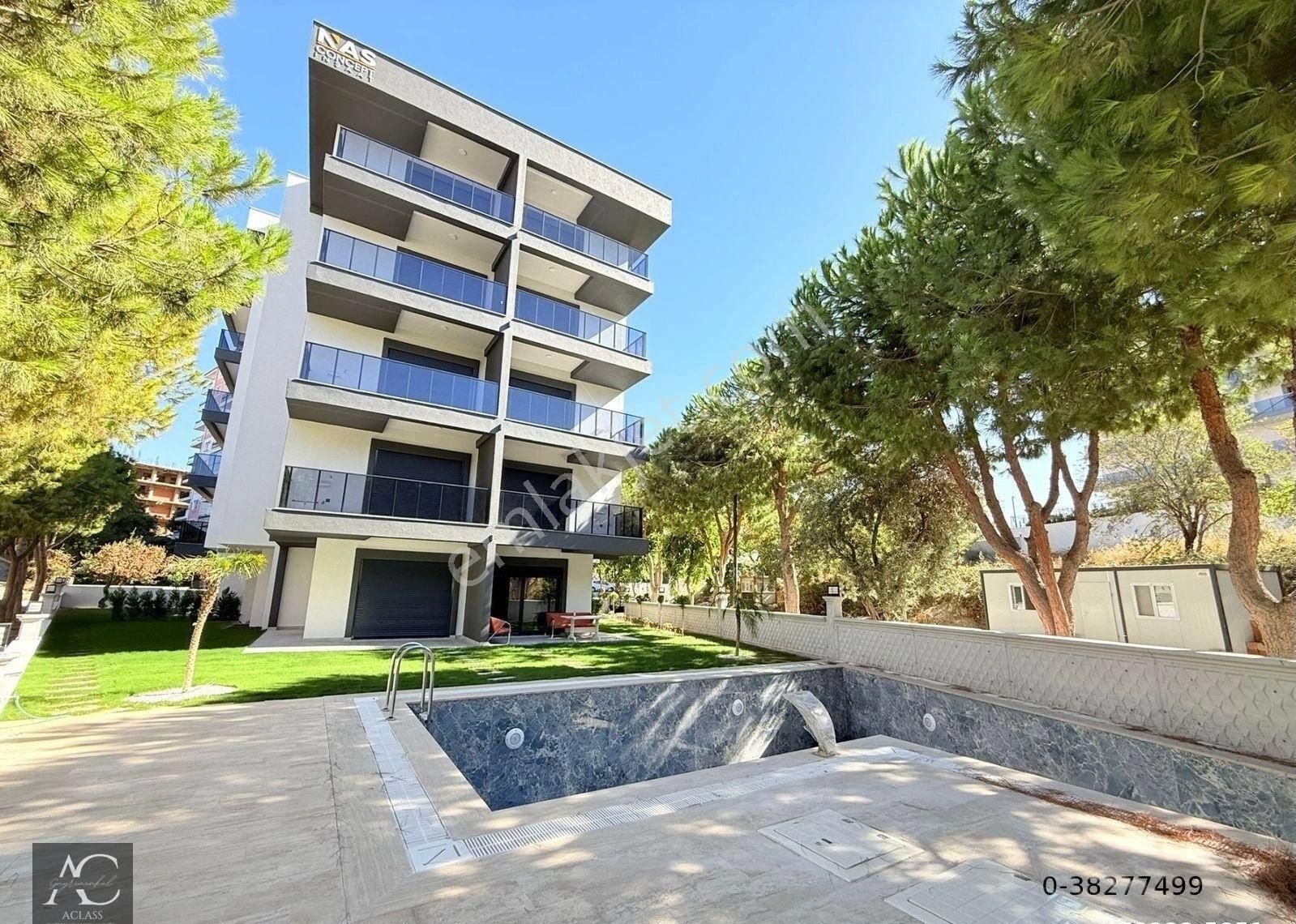 Kuşadasında Merkezı Konumlu-güvenlık-havuz-otopark-yerden Isıtma-lüx-özel Bahçeli-1+1-akıllı Ev - Görsel 4