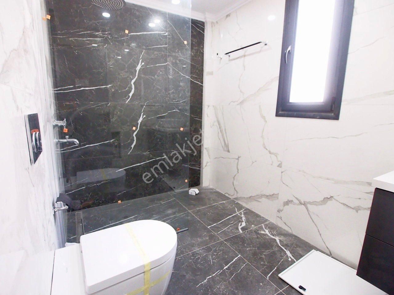 Denize Sıfır Sitede Müstakil Yeni Villa Özel Plajlı Büyük Bahçe Bulunmaz Fırsat Lüks Ev - Görsel 34