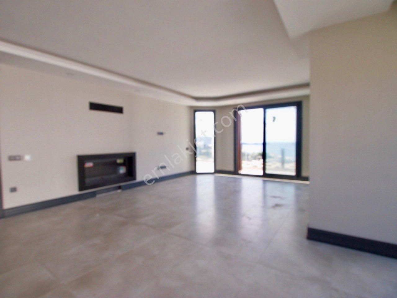 Denize Sıfır Sitede Müstakil Yeni Villa Özel Plajlı Büyük Bahçe Bulunmaz Fırsat Lüks Ev - Görsel 14