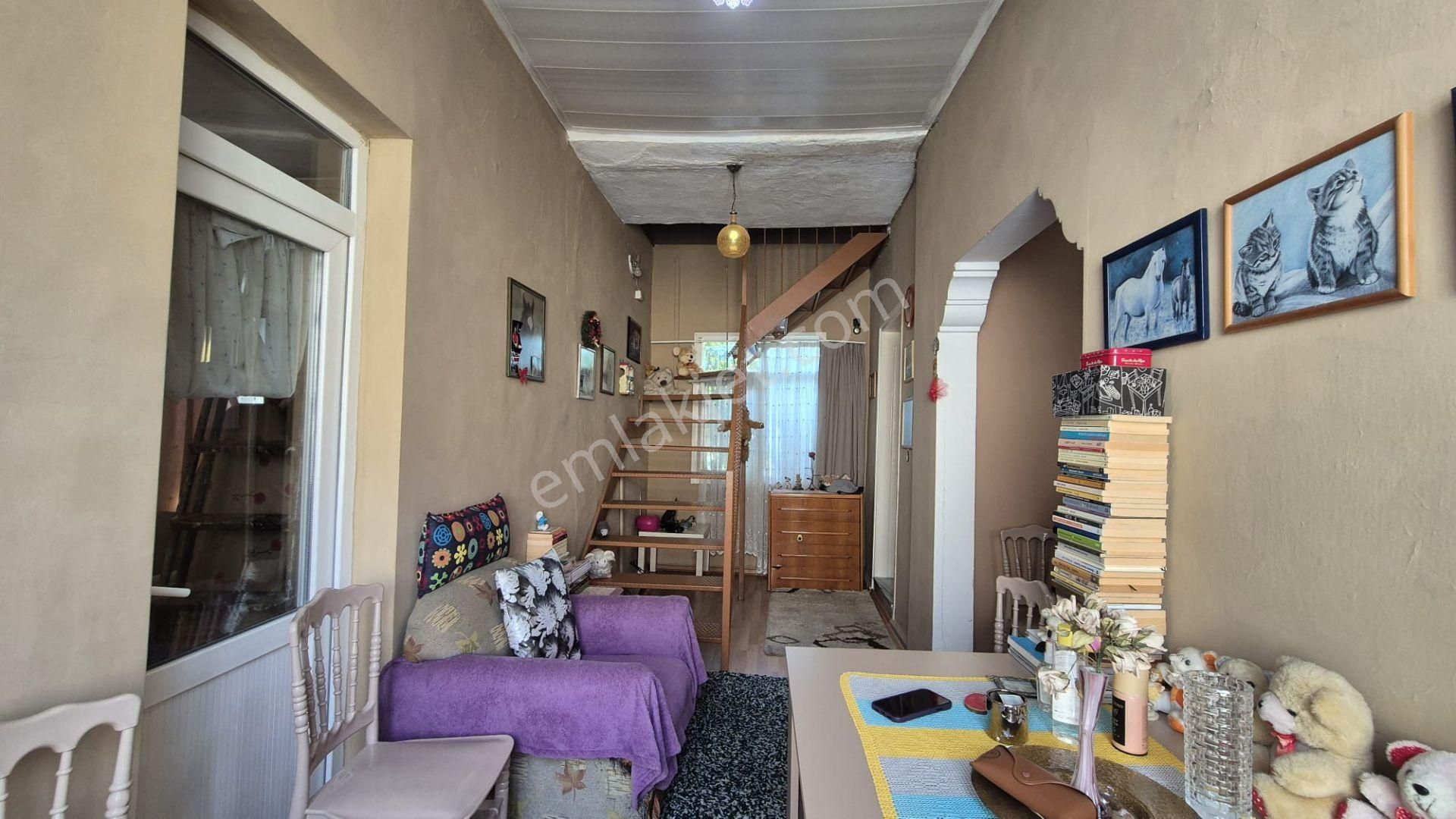 İzmir Konak Tatar Mahallesinde 3 Katlı Müstakil Satılık Rumevi - Görsel 15