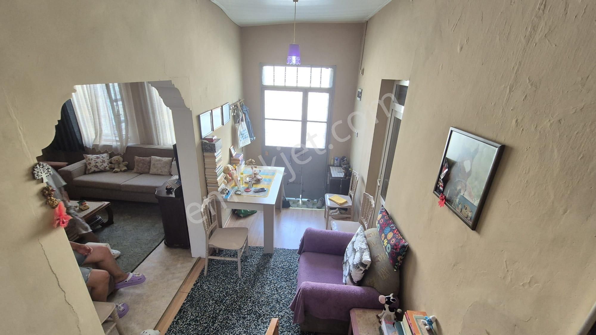 İzmir Konak Tatar Mahallesinde 3 Katlı Müstakil Satılık Rumevi - Görsel 16