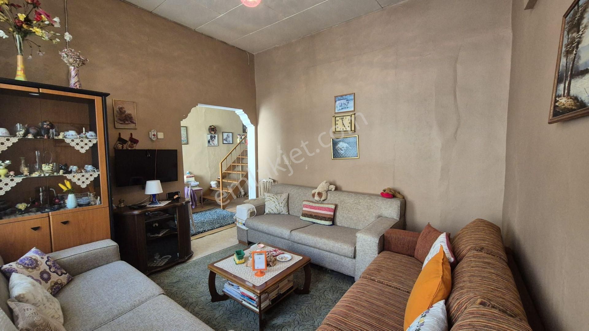 İzmir Konak Tatar Mahallesinde 3 Katlı Müstakil Satılık Rumevi - Görsel 9