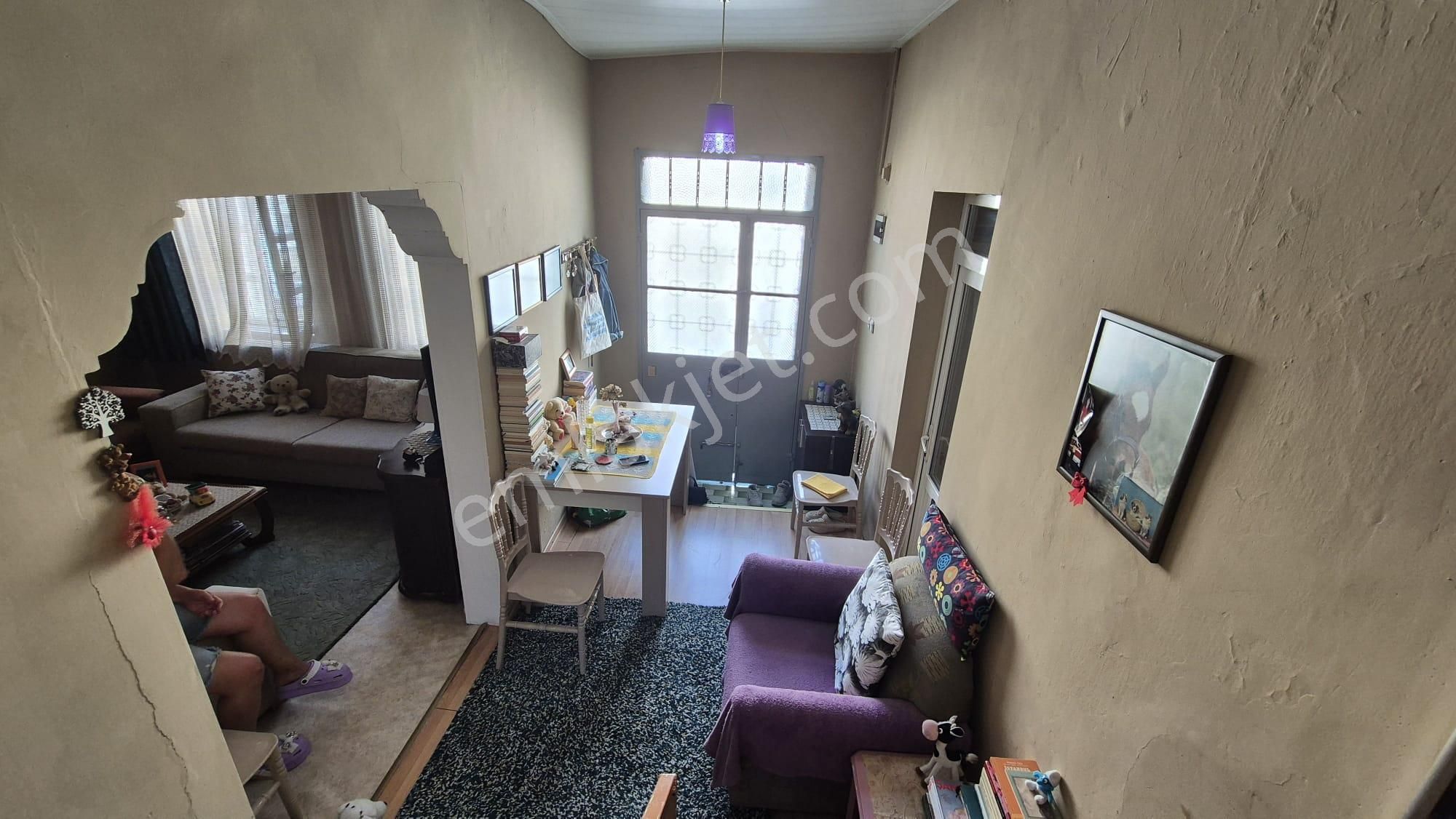 İzmir Konak Tatar Mahallesinde 3 Katlı Müstakil Satılık Rumevi - Görsel 5