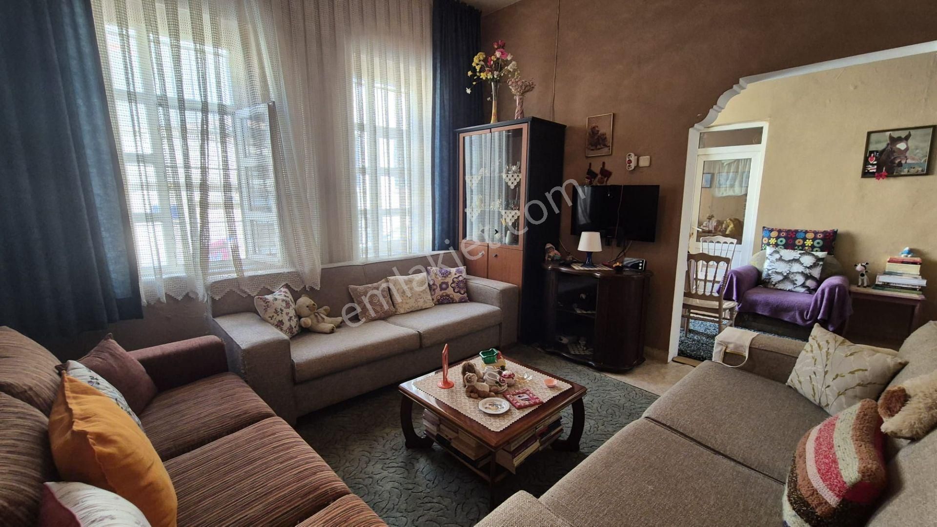 İzmir Konak Tatar Mahallesinde 3 Katlı Müstakil Satılık Rumevi - Görsel 11