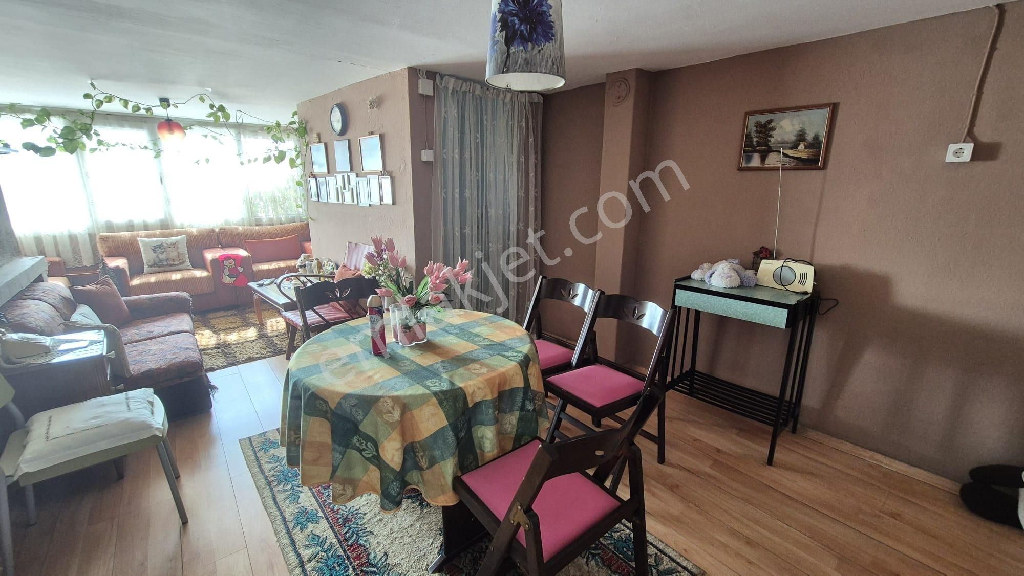 İzmir Konak Tatar Mahallesinde 3 Katlı Müstakil Satılık Rumevi - Görsel 18